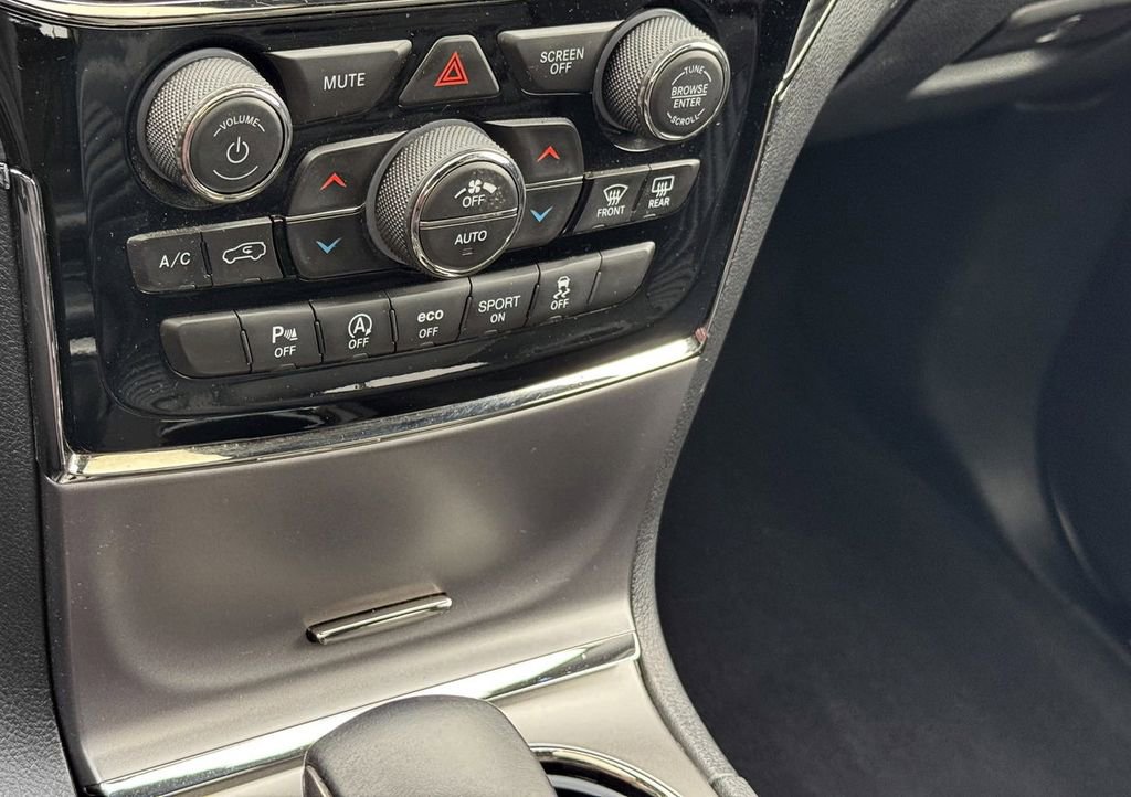 Used 2019 Jeep Grand Cherokee Limited X AWD/4WD image 22