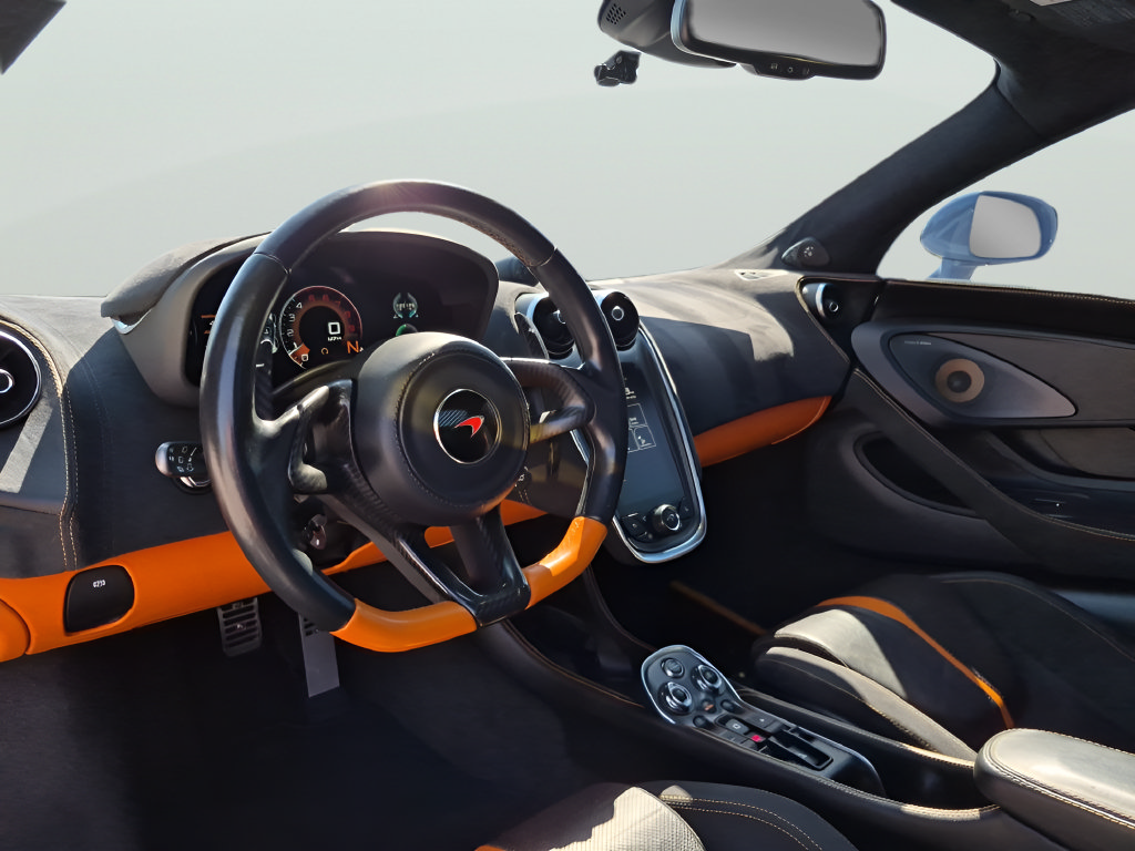 Used 2018 McLaren 570S Spider RWD image 27