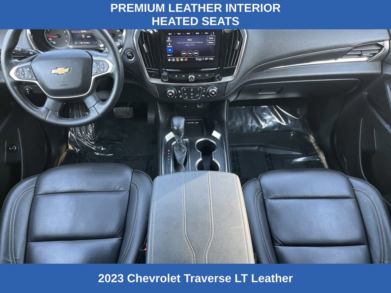 Used 2023 Chevrolet Traverse LT image 2