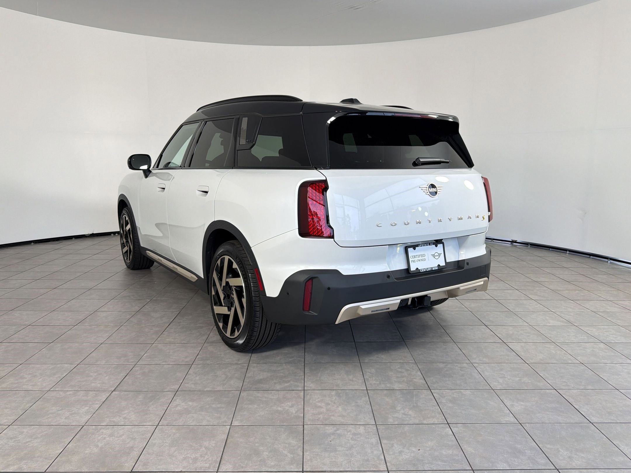 Certified 2025 MINI Cooper Countryman SE w/ Comfort Package Max AWD/4WD image 3
