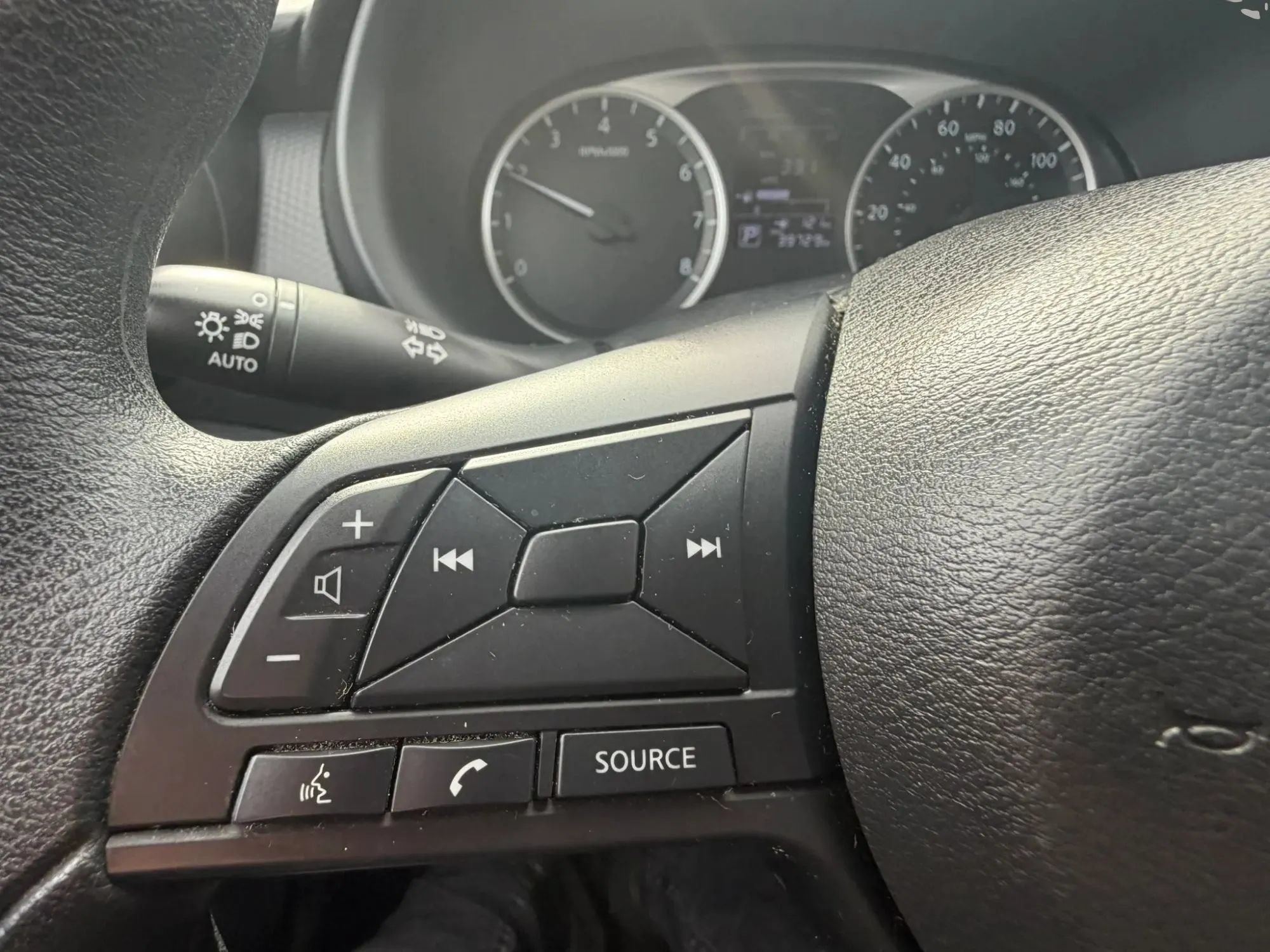 Used 2024 Nissan Kicks S FWD image 12