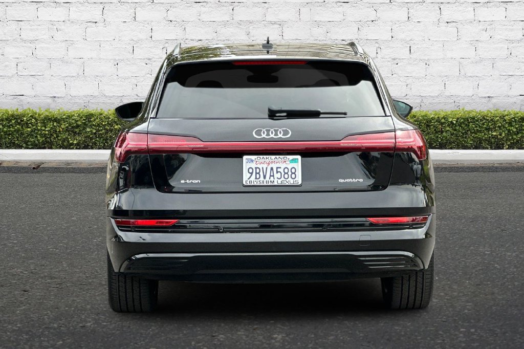 Used 2022 Audi e-tron Premium AWD/4WD image 5