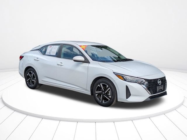 Used 2024 Nissan Sentra SV FWD image 2