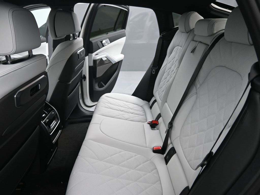 New 2026 BMW X6 M60i image 30