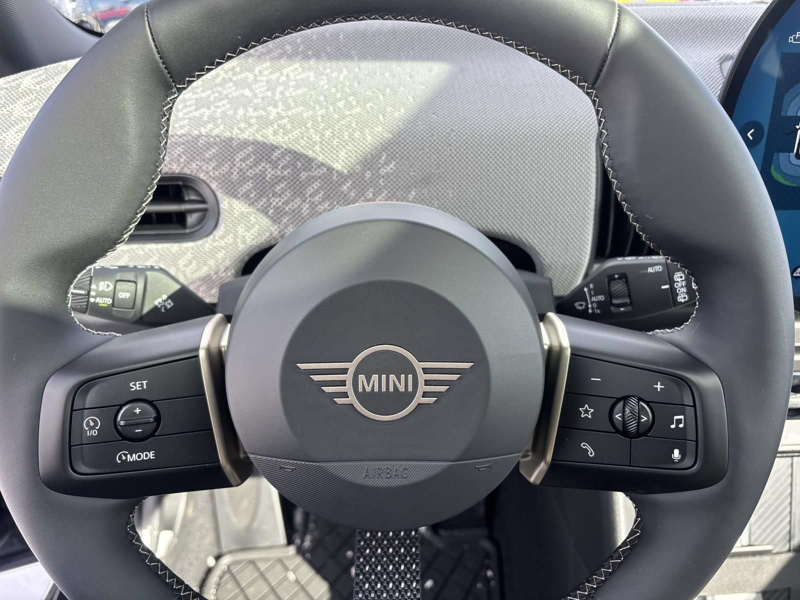New 2026 MINI Cooper 2-Door Hardtop FWD image 15