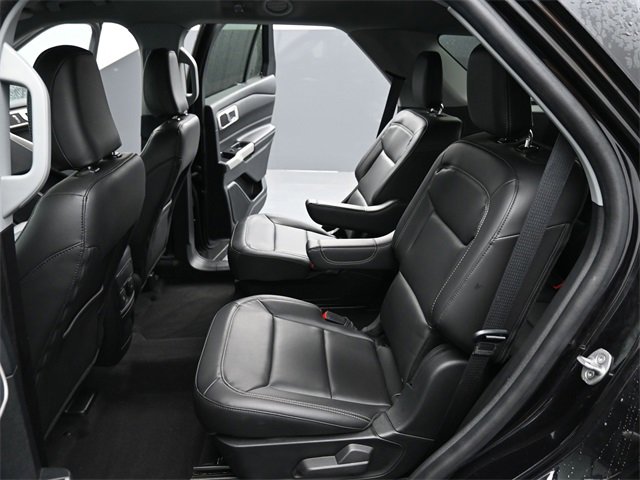 Used 2022 Ford Explorer XLT w/ Equipment Group 202A image 13