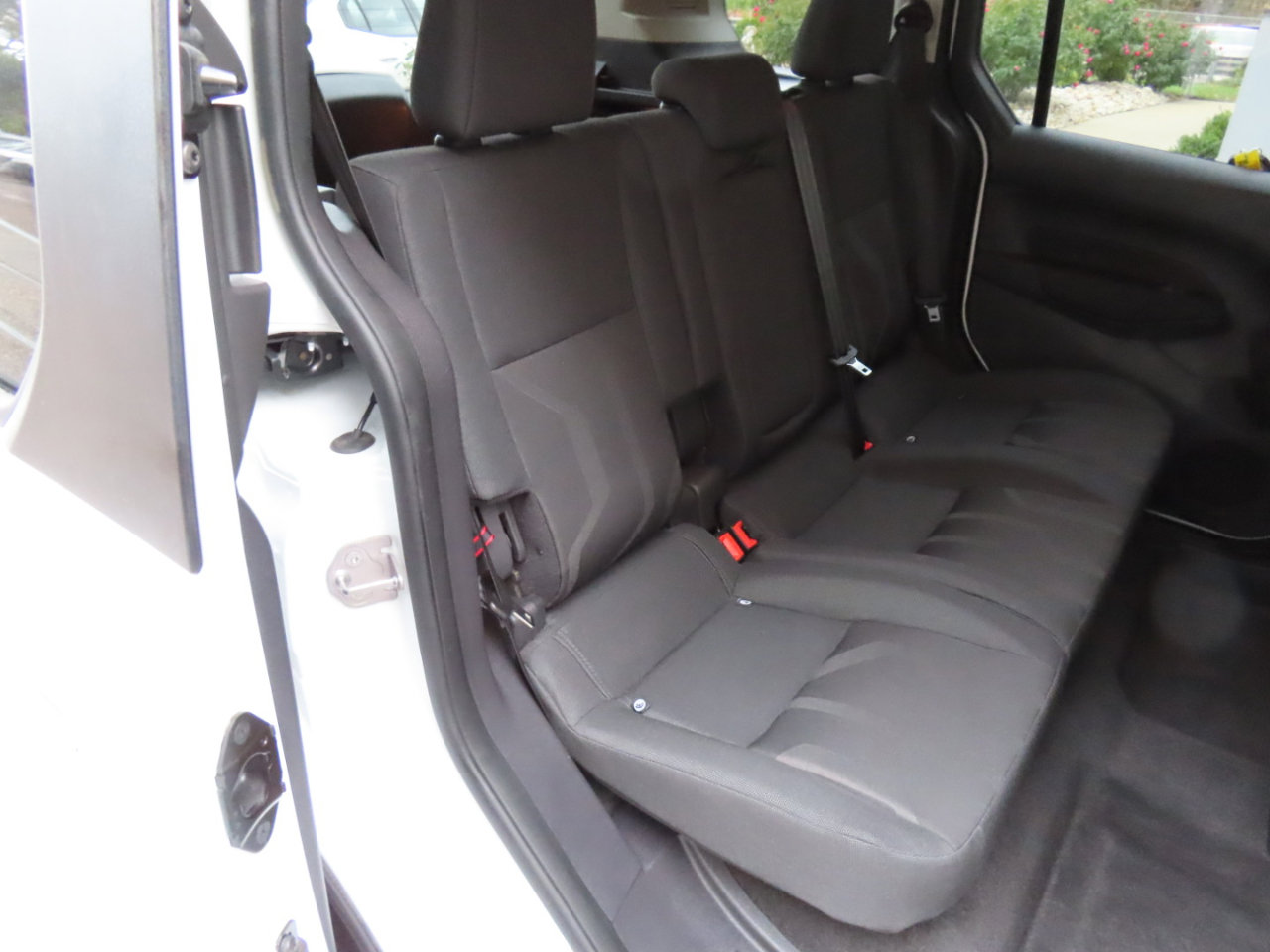 Used 2016 Ford Transit Connect XLT image 16