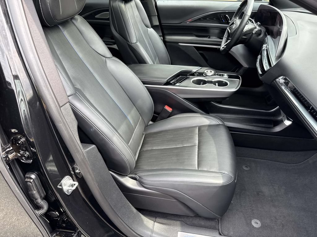 Certified 2024 Cadillac Lyriq Luxury w/ LPO, Floor Liner Package AWD/4WD image 7