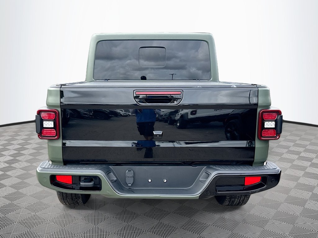 Certified 2021 Jeep Gladiator Overland AWD/4WD image 7