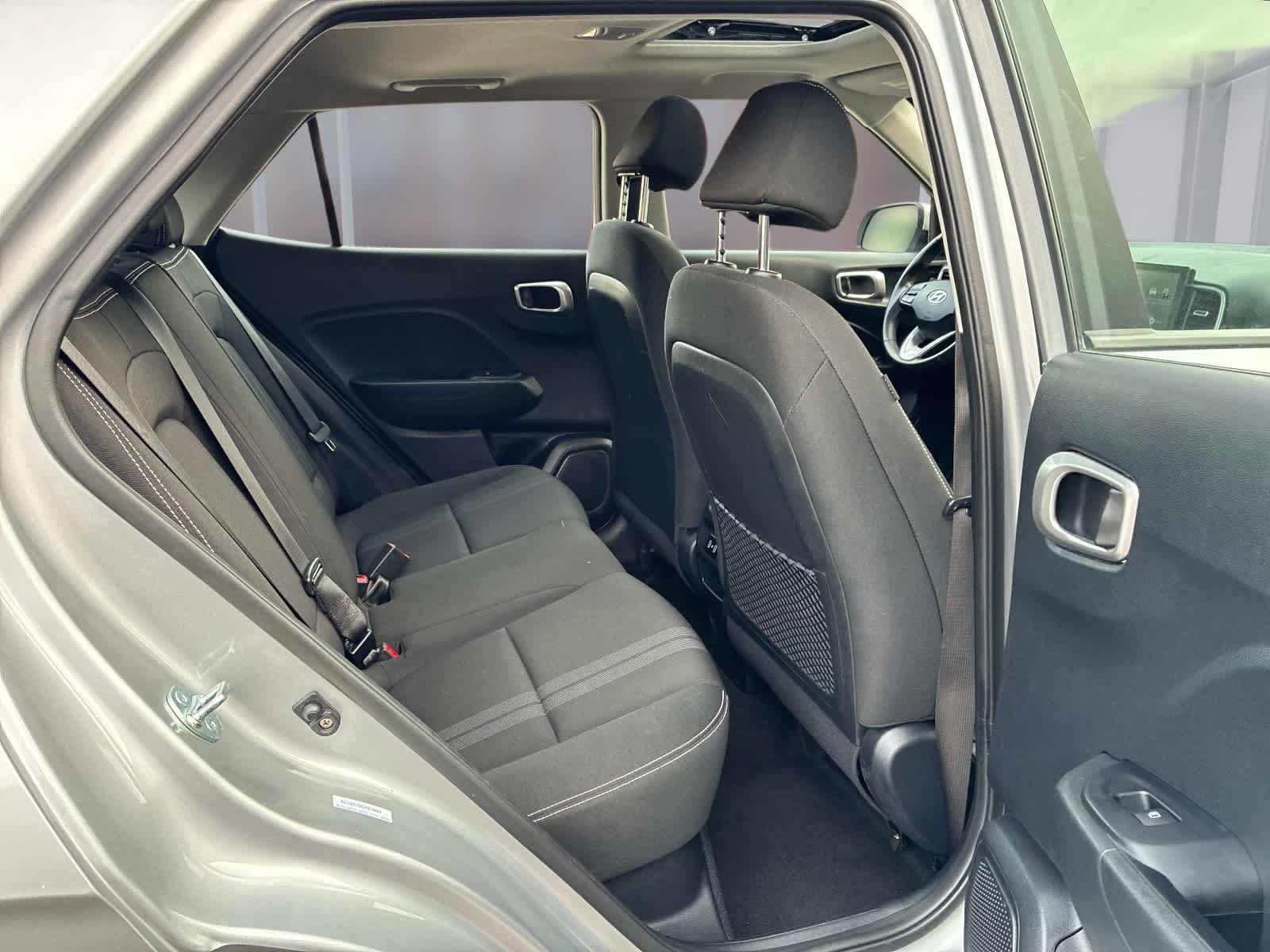 Used 2025 Hyundai Venue SEL FWD image 19