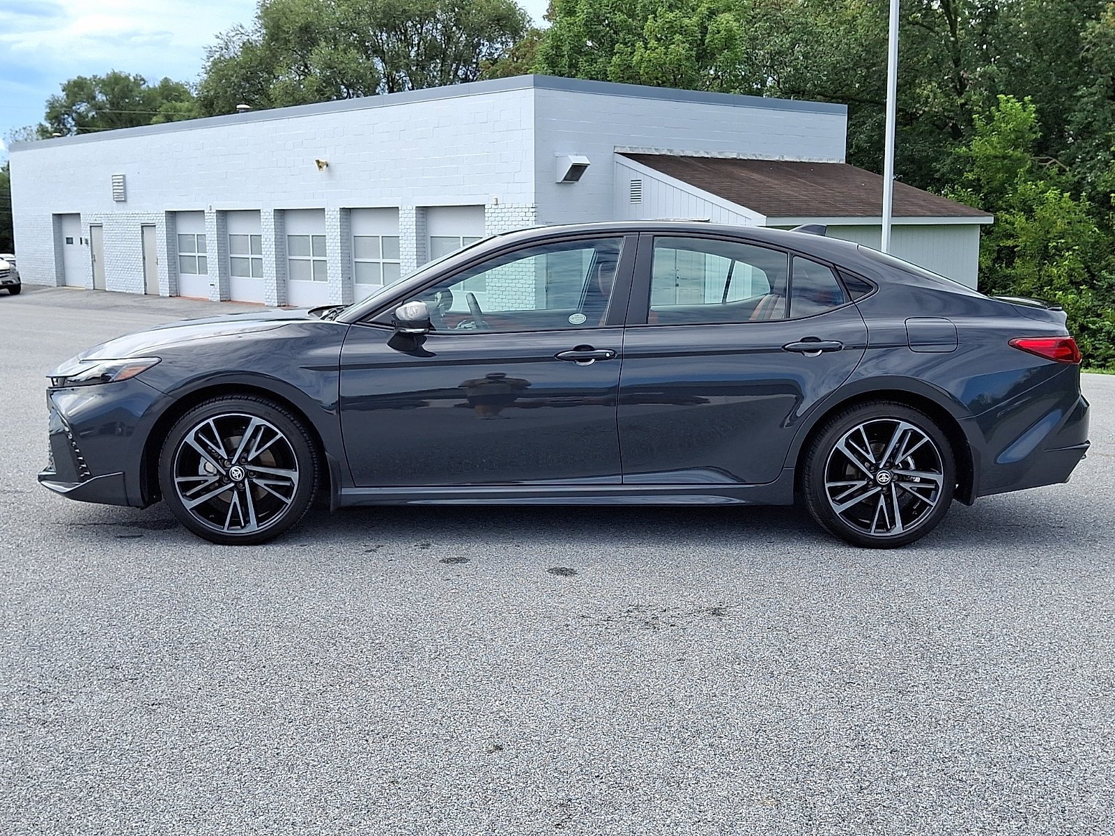 Certified 2025 Toyota Camry XSE AWD/4WD image 4
