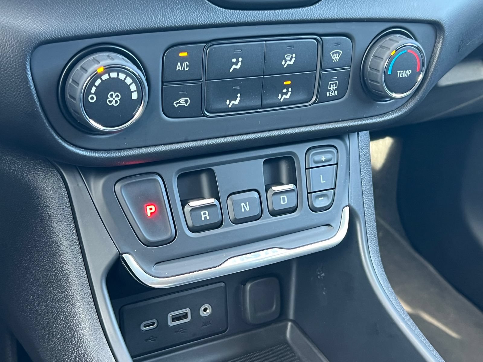 Used 2020 GMC Terrain SLE FWD image 22