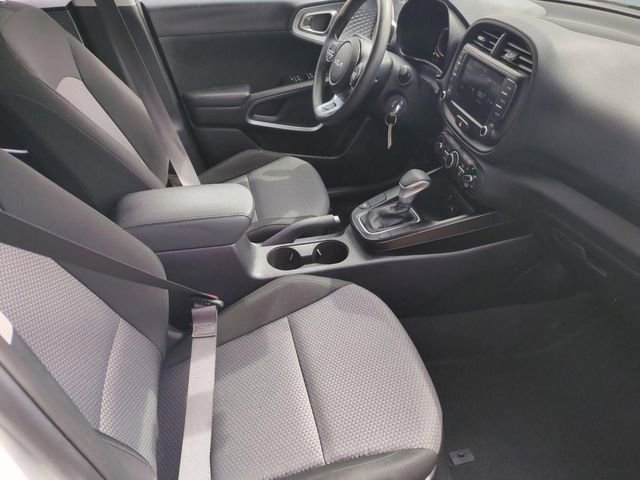 Used 2025 Kia Soul LX w/ LX Technology Package image 24