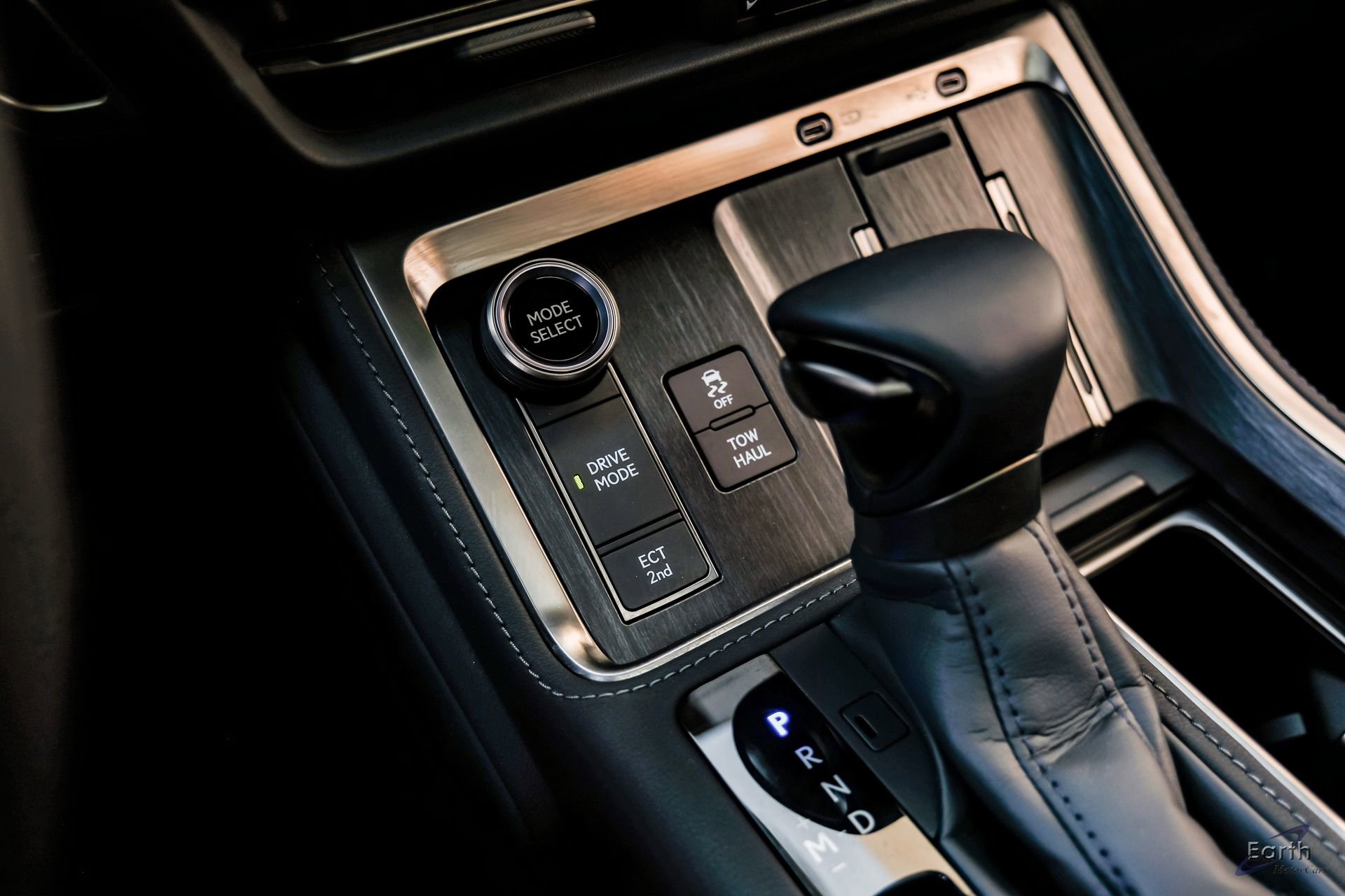 Used 2025 Lexus GX 550 550 Luxury+ HUD Traffic LIFTED w/ Accessory Package (2T) image 53