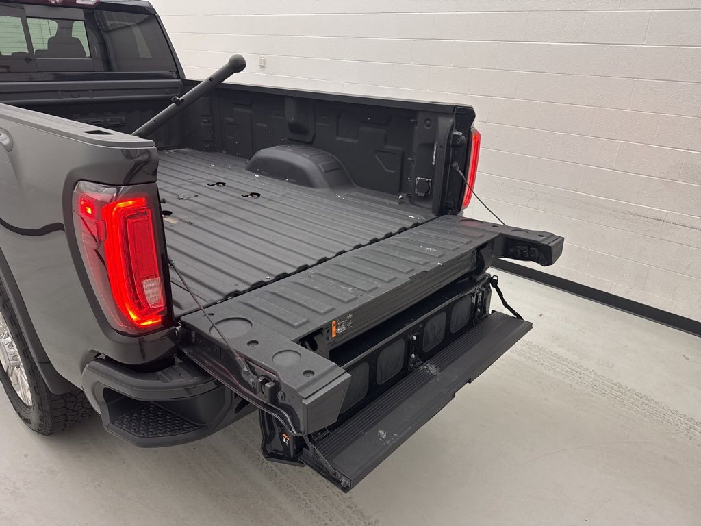 Used 2020 GMC Sierra 3500 Denali w/ Denali Ultimate Package image 18