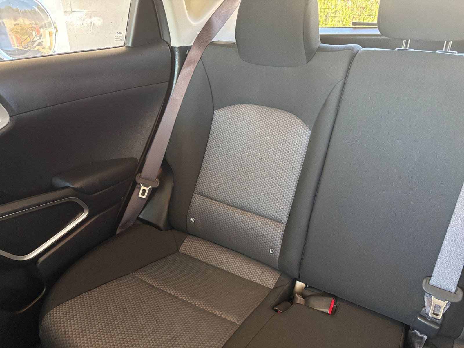 Used 2025 Kia Soul LX w/ LX Technology Package FWD image 36