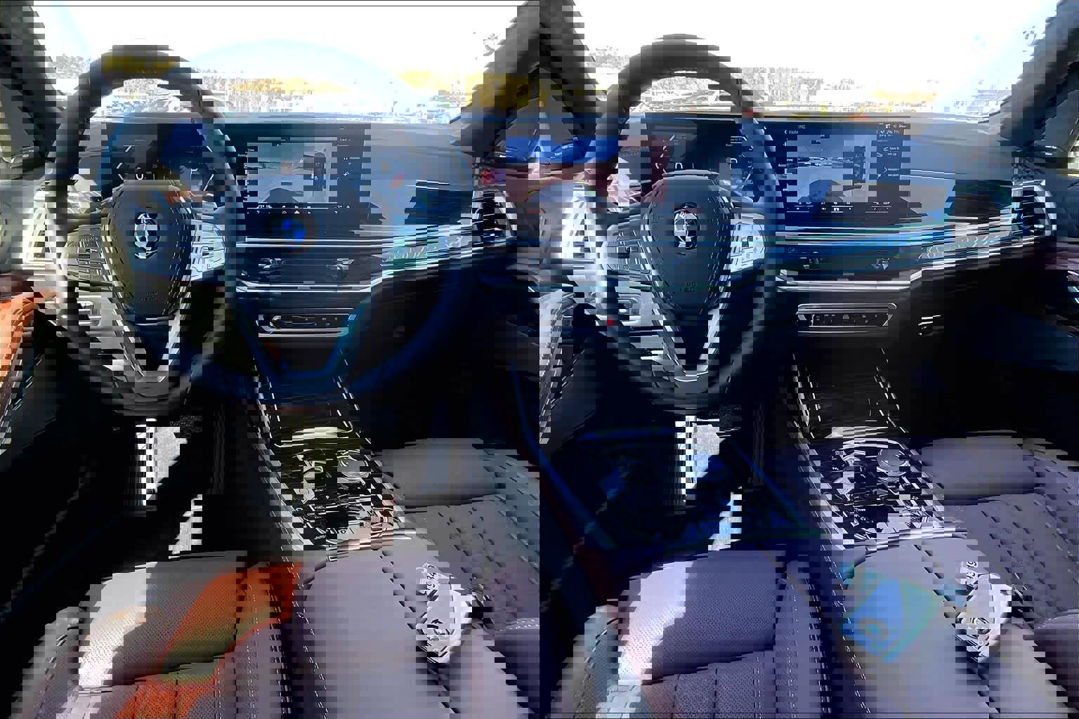 Used 2026 BMW X7 xDrive40i image 15