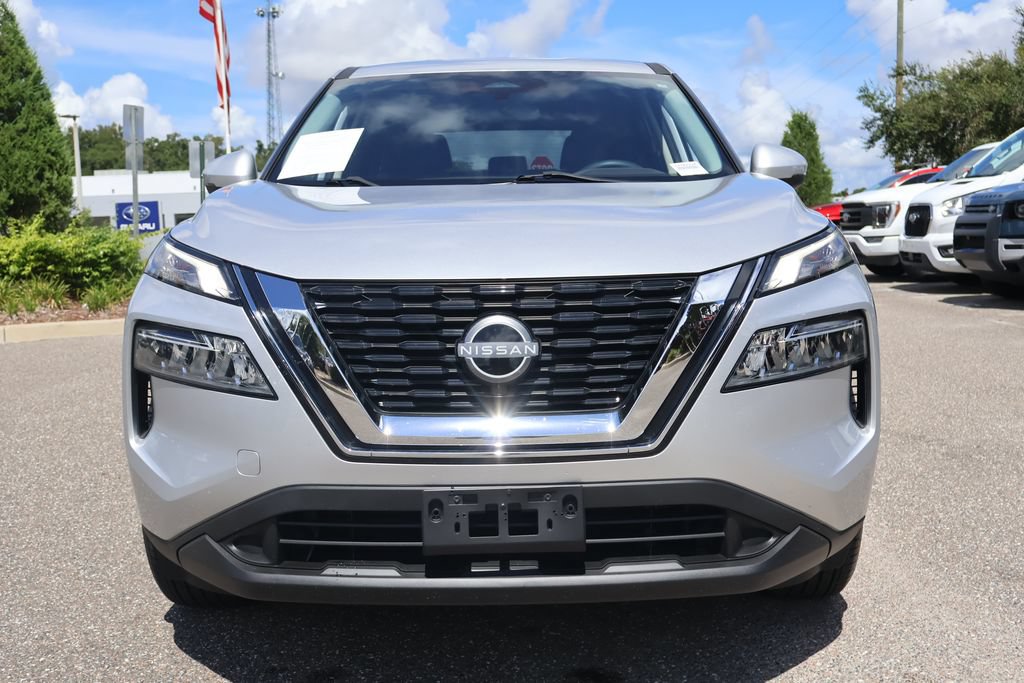 Used 2022 Nissan Rogue SV FWD image 3