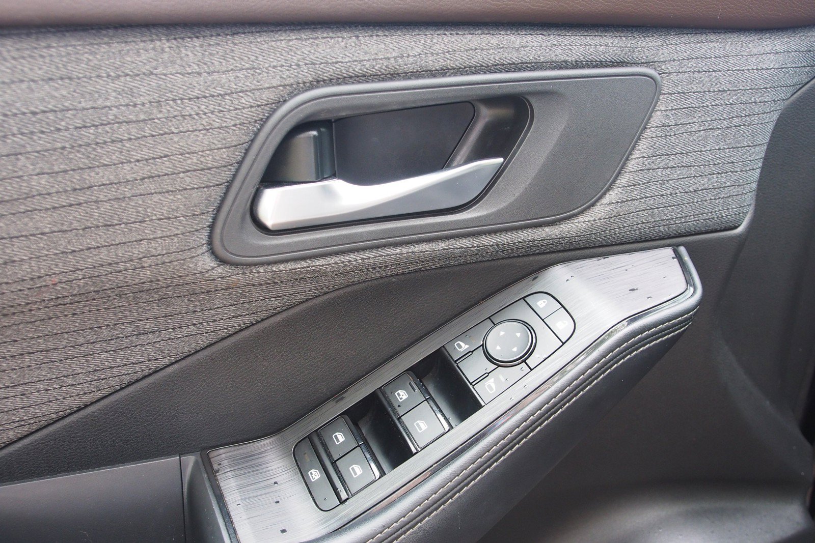 Used 2023 Nissan Rogue SV AWD/4WD image 20