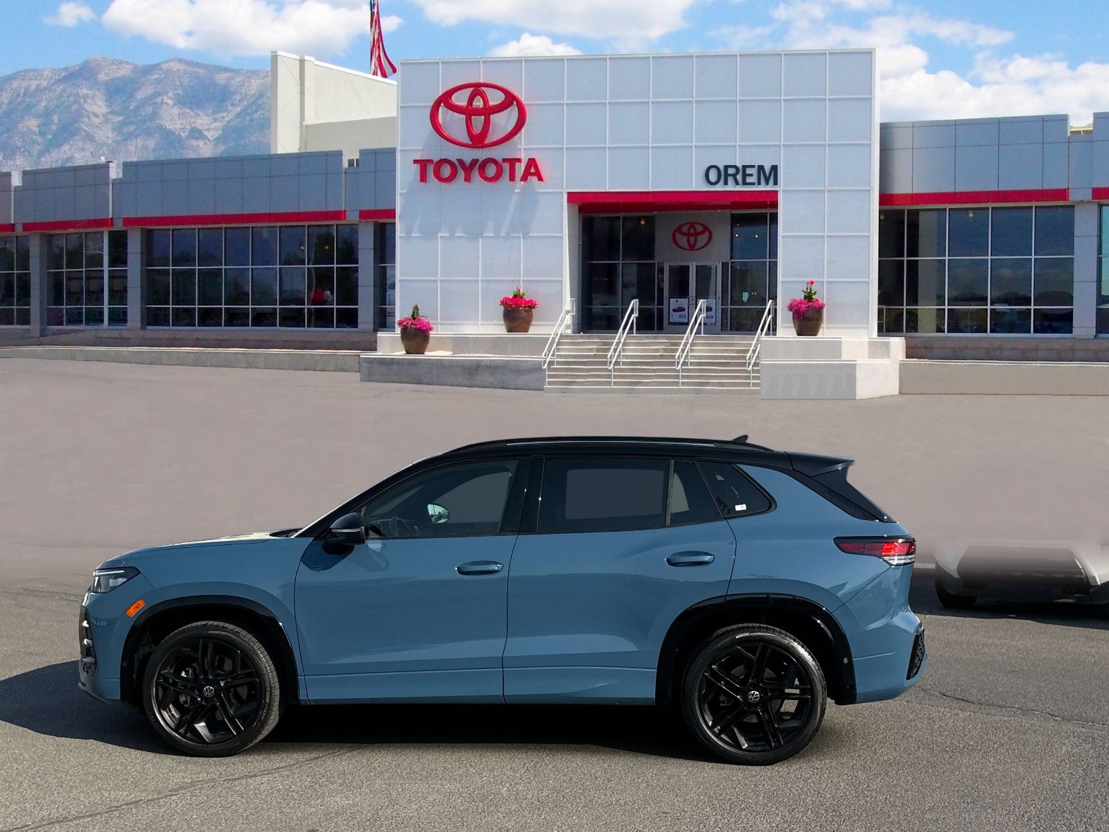 Used 2025 Volkswagen Tiguan SE R-Line AWD/4WD image 6
