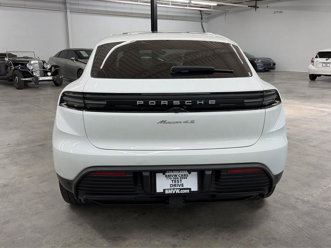 Used 2025 Porsche Macan 4S Electric w/ Premium Package AWD/4WD image 11