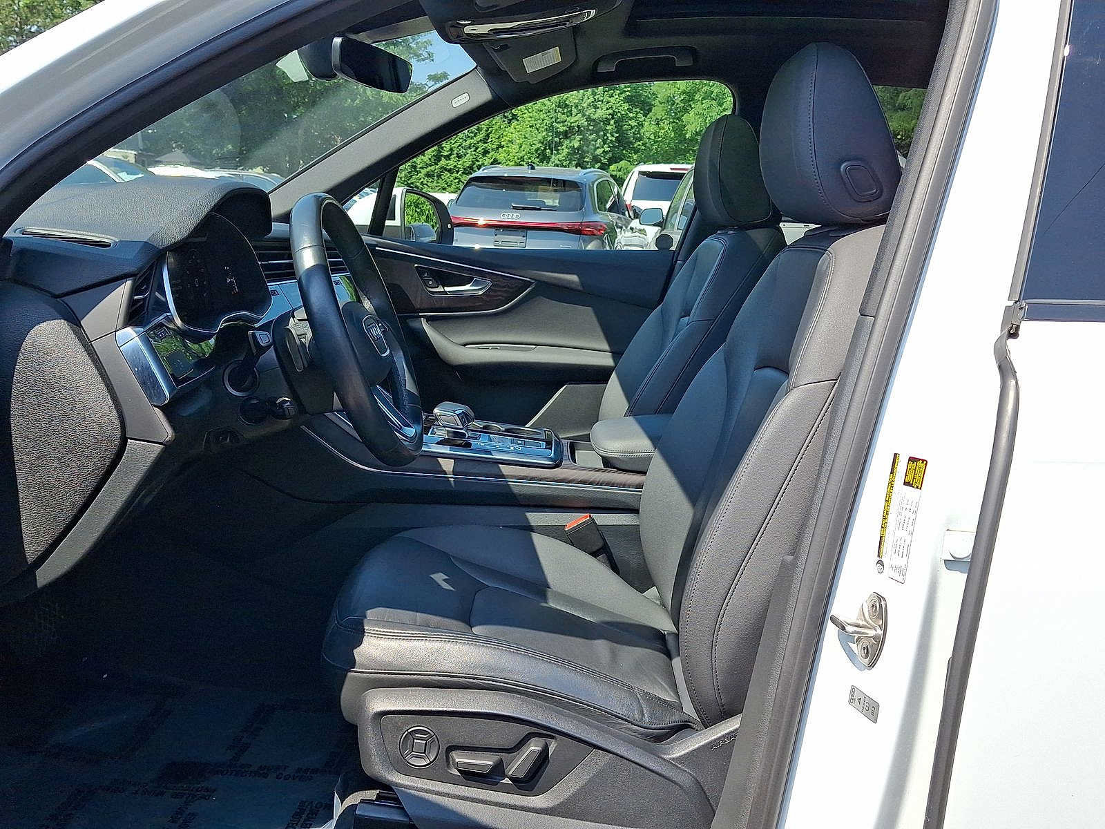 Used 2021 Audi Q7 3.0T Premium w/ Convenience Package AWD/4WD image 17