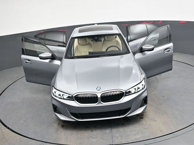 Used 2023 BMW 330i Sedan w/ Driving Assistance Package image 43