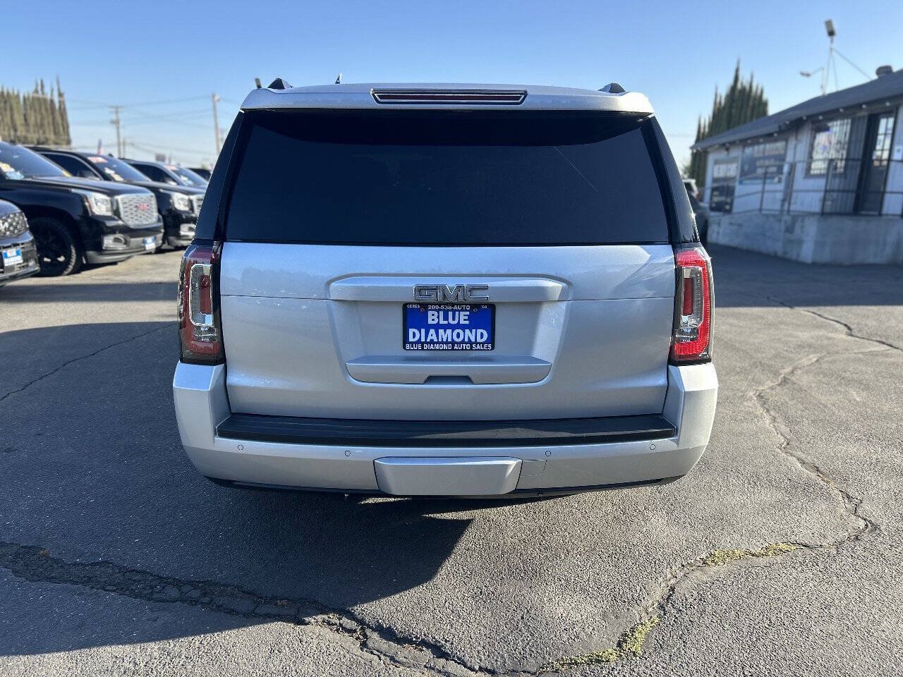 Used 2017 GMC Yukon SLT RWD image 5