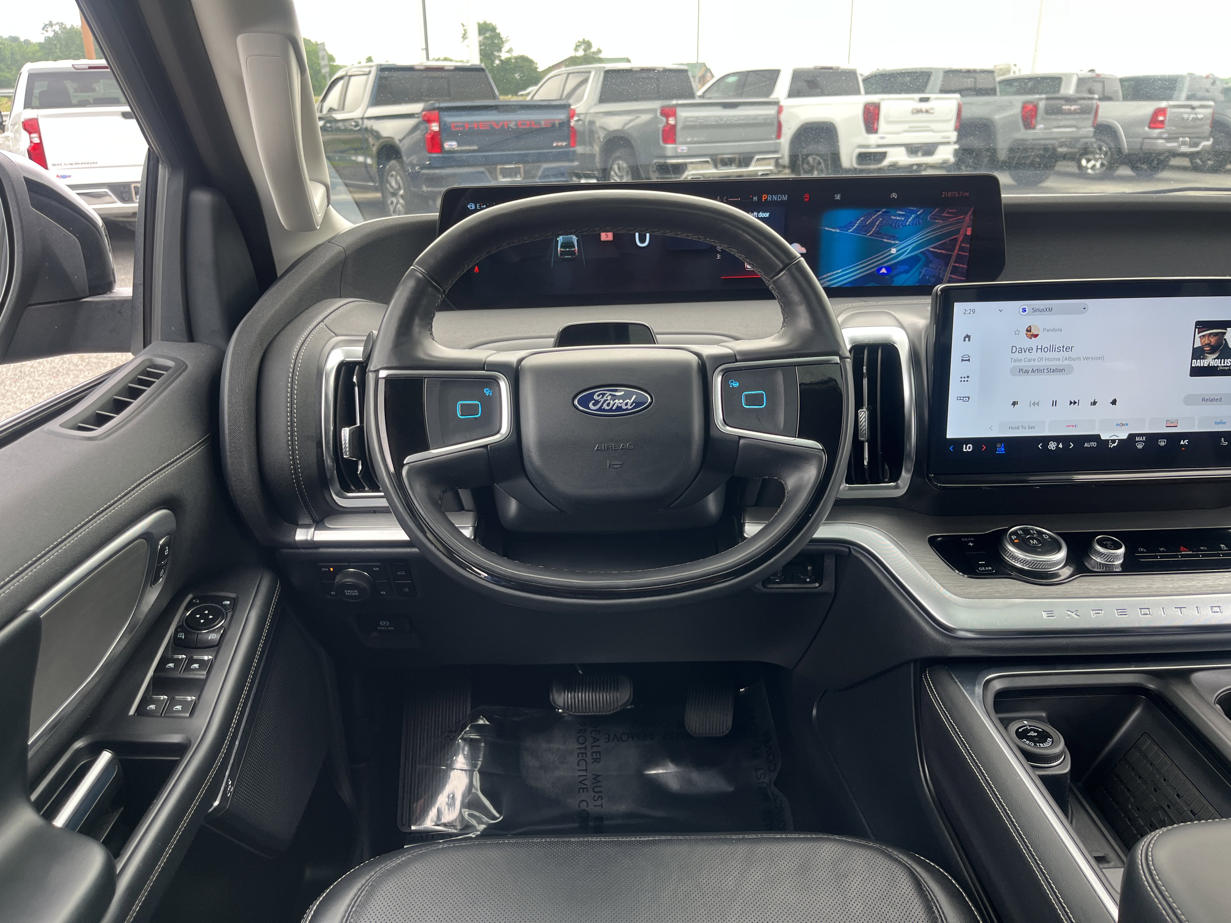 Used 2025 Ford Expedition Platinum AWD/4WD image 30