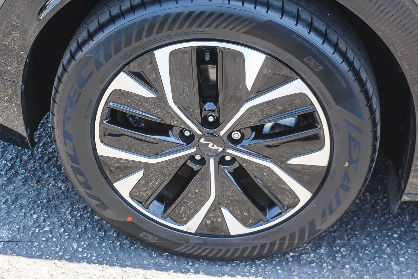 Used 2023 Kia EV6 Wind RWD image 11