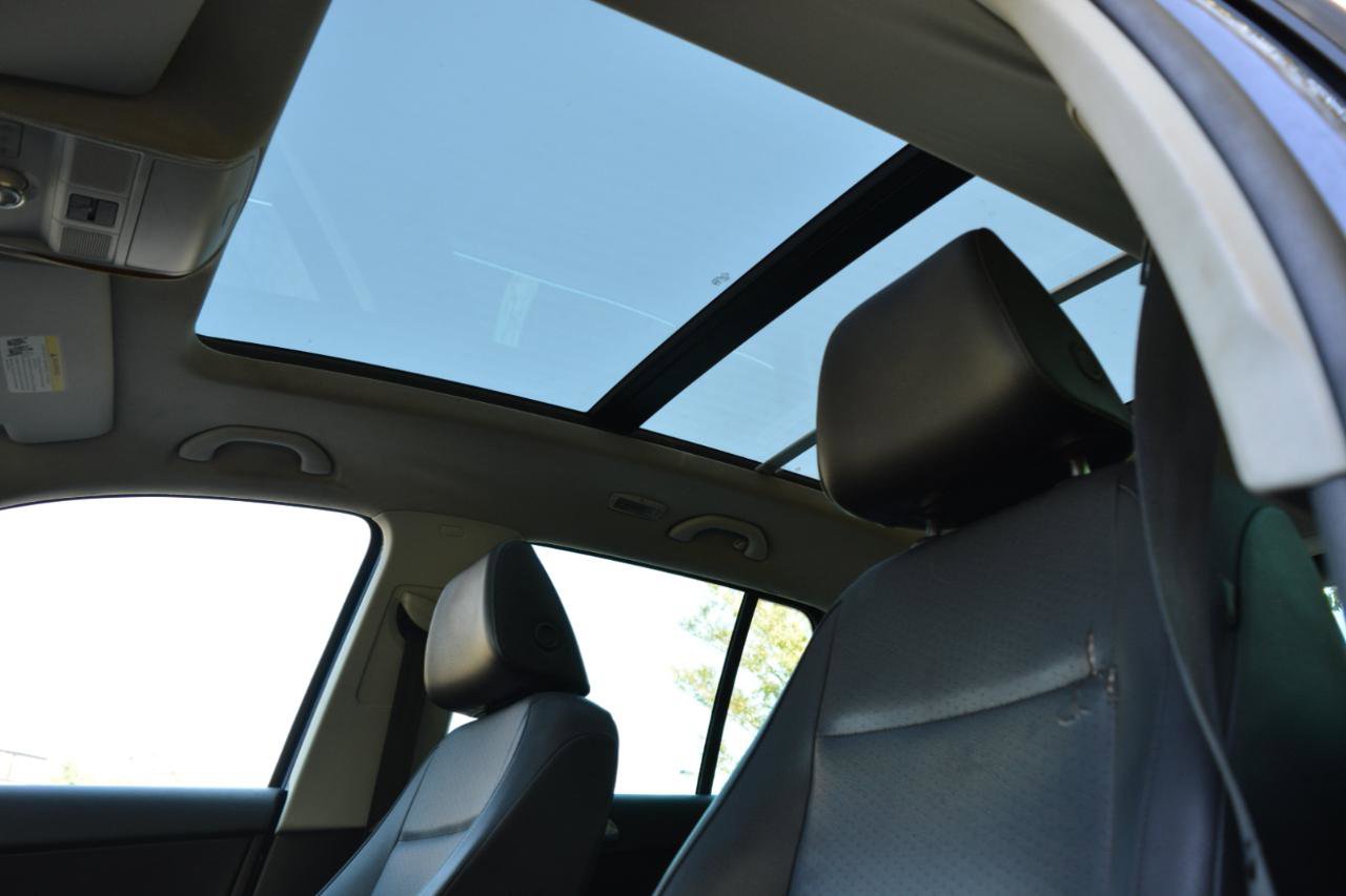 Used 2011 Volkswagen Tiguan S image 22