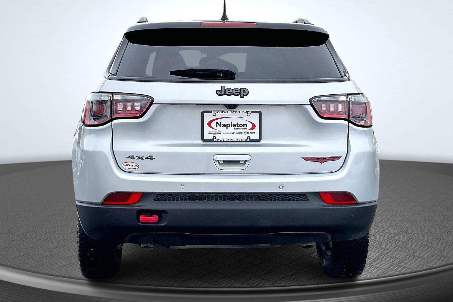 Used 2024 Jeep Compass Trailhawk image 4