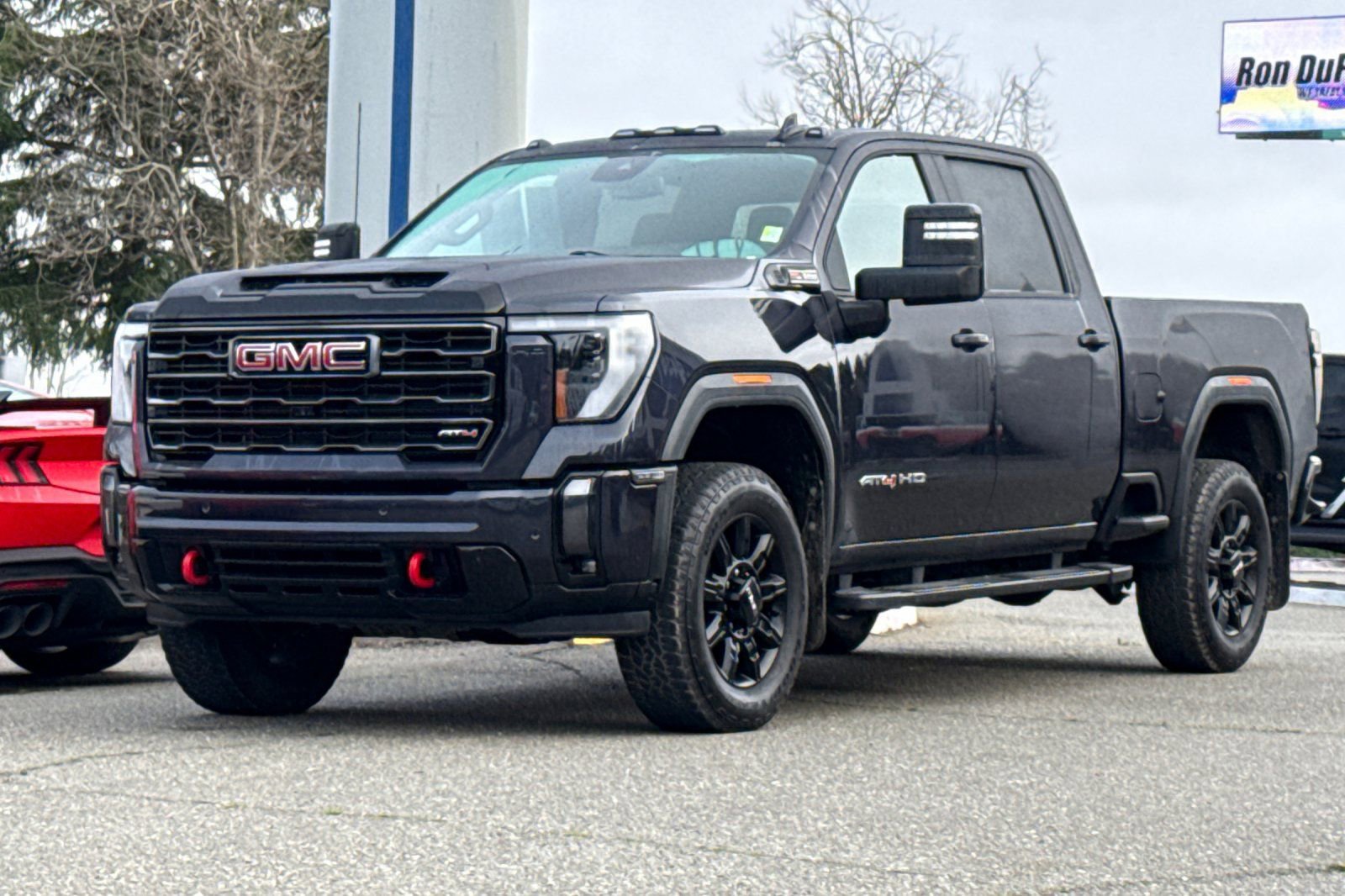Used 2024 GMC Sierra 2500 AT4 w/ AT4 Preferred Package image 8