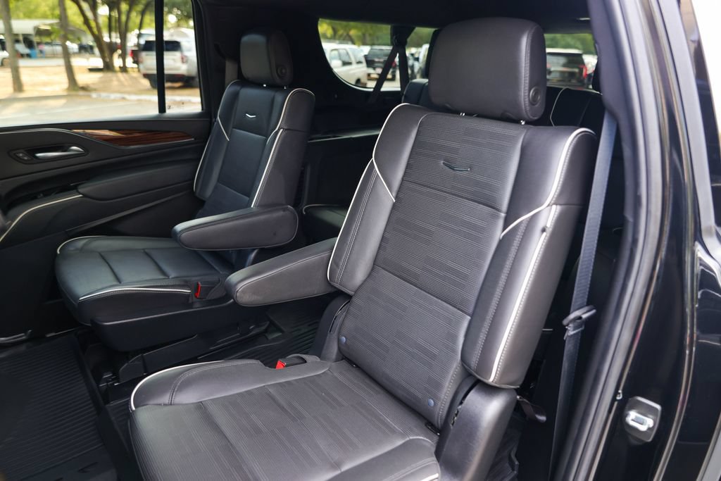 Used 2024 Cadillac Escalade ESV Premium Luxury w/ Performance Package AWD/4WD image 25