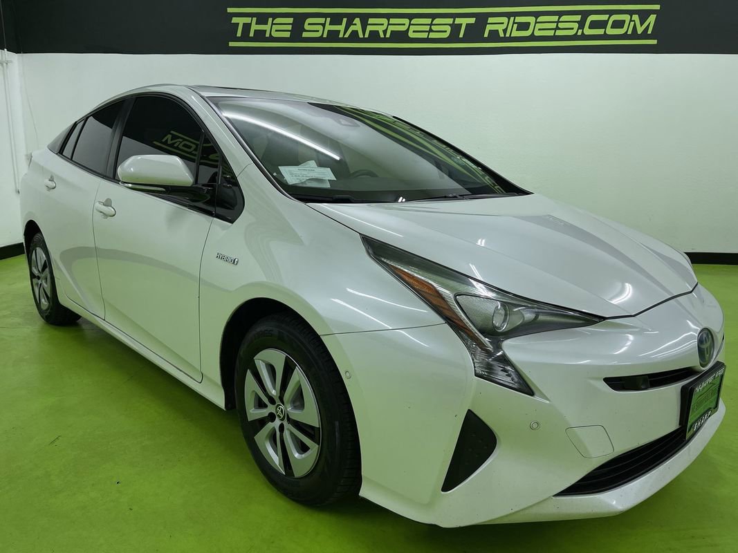 Used 2017 Toyota Prius Four image 2