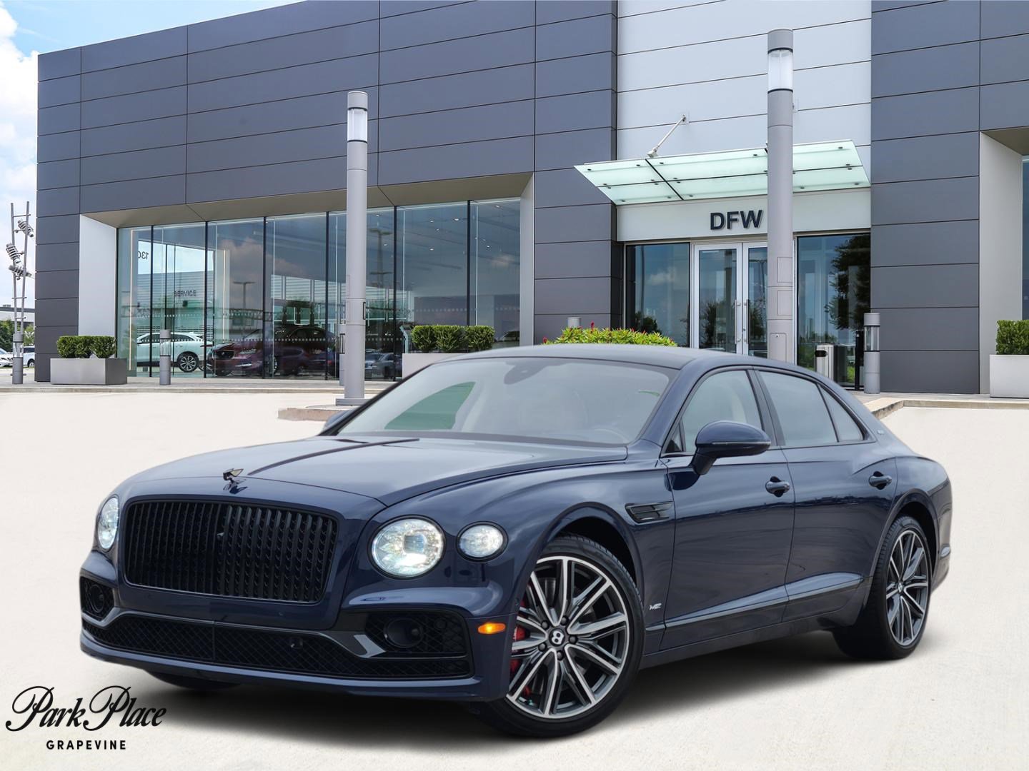 Used 2021 Bentley Flying Spur W12 image 1