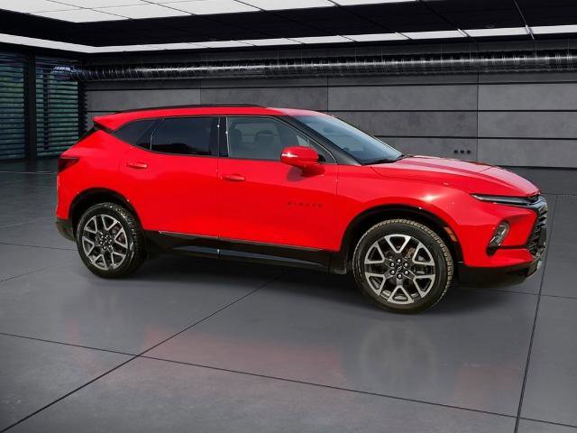 Used 2023 Chevrolet Blazer RS w/ Enhanced Convenience Package image 2