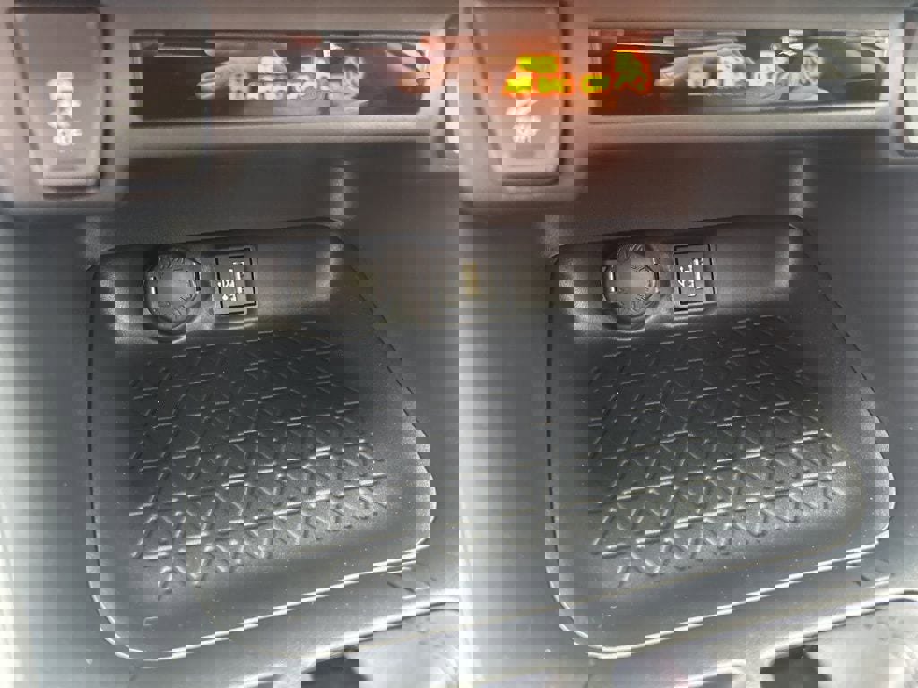 New 2025 Toyota RAV4 XLE image 7