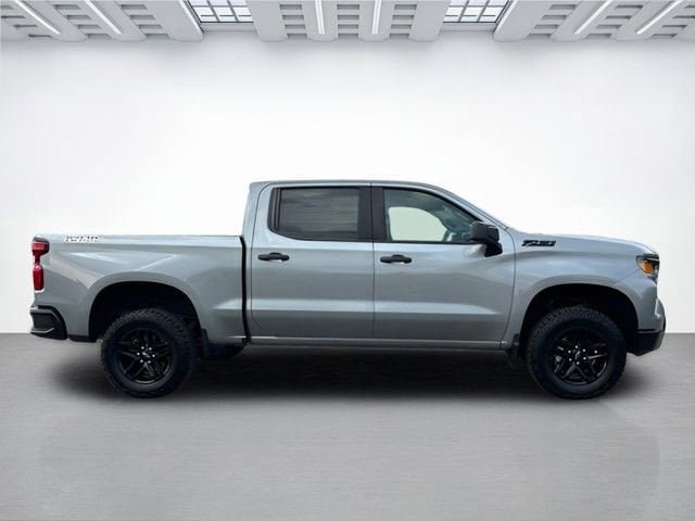 Used 2024 Chevrolet Silverado 1500 Custom Trail Boss w/ LPO, Dark Essentials Package image 3