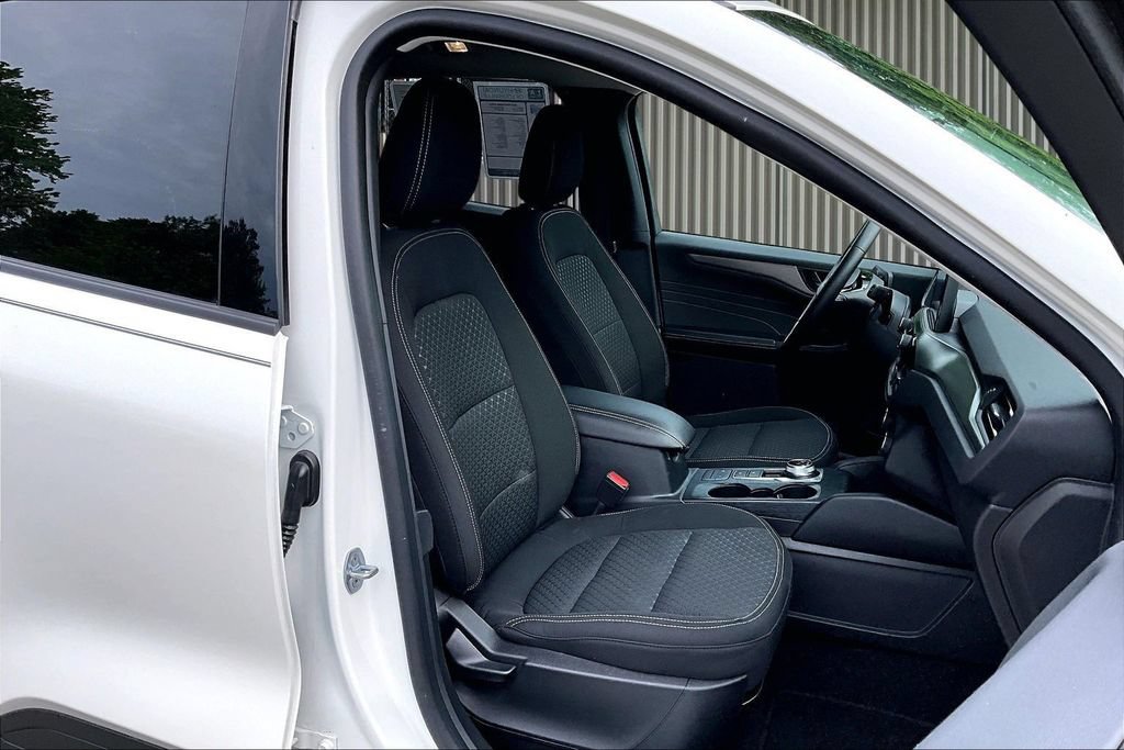 Used 2023 Ford Escape Active AWD/4WD image 8