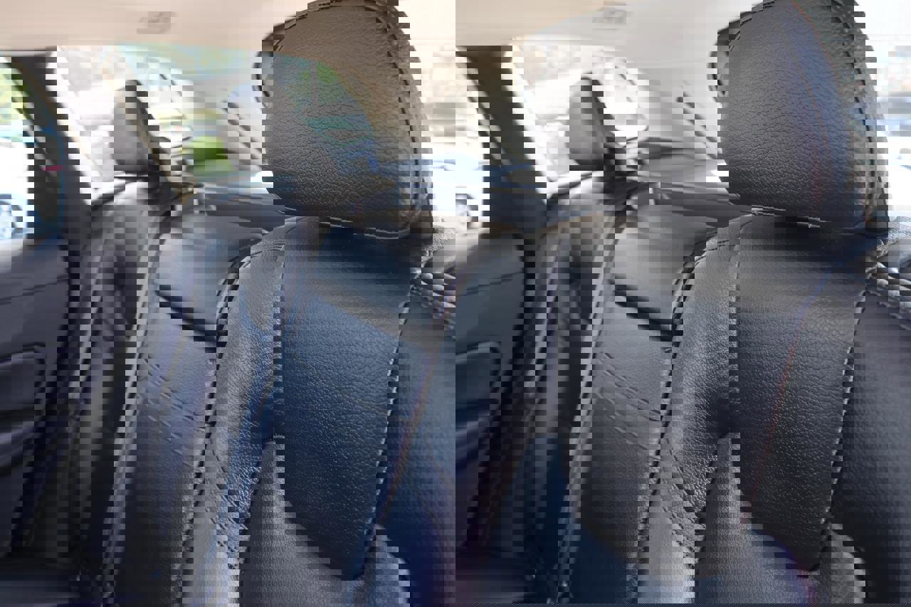 Used 2018 Volvo XC60 T5 Momentum w/ Convenience Package image 22