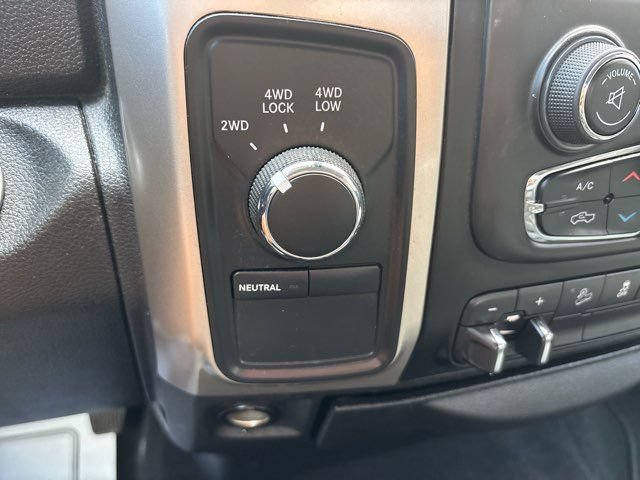 Used 2018 RAM 2500 Laramie w/ Sport Appearance Group AWD/4WD image 35