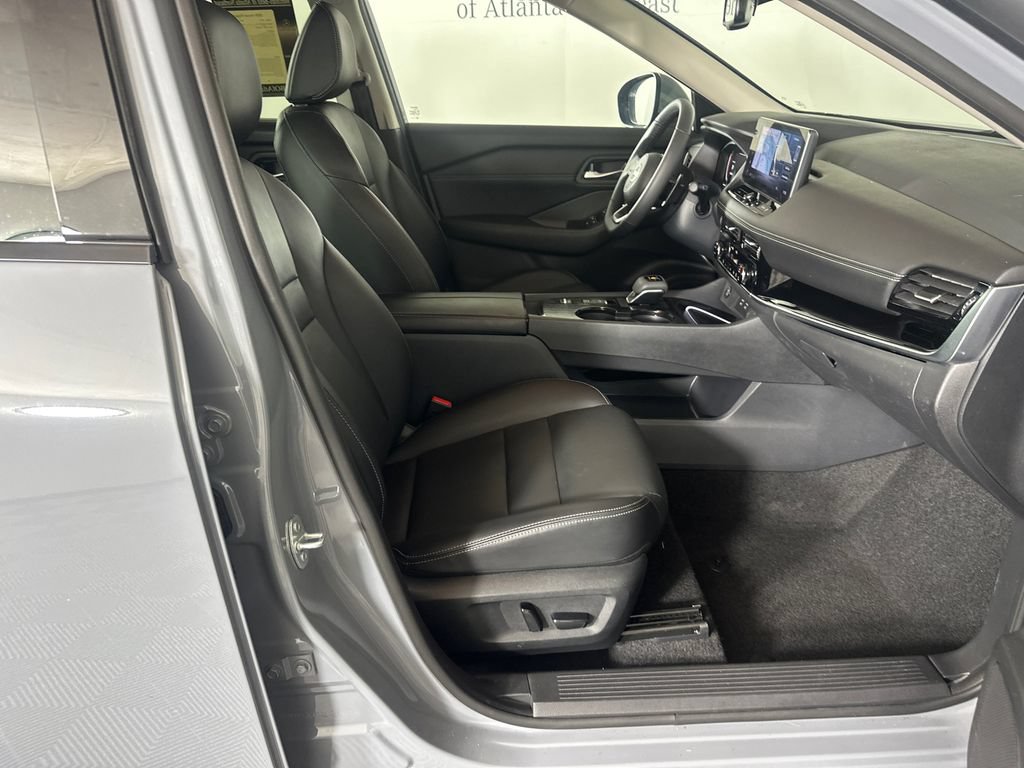 Used 2024 Nissan Rogue SL w/ SL Premium Package FWD image 13