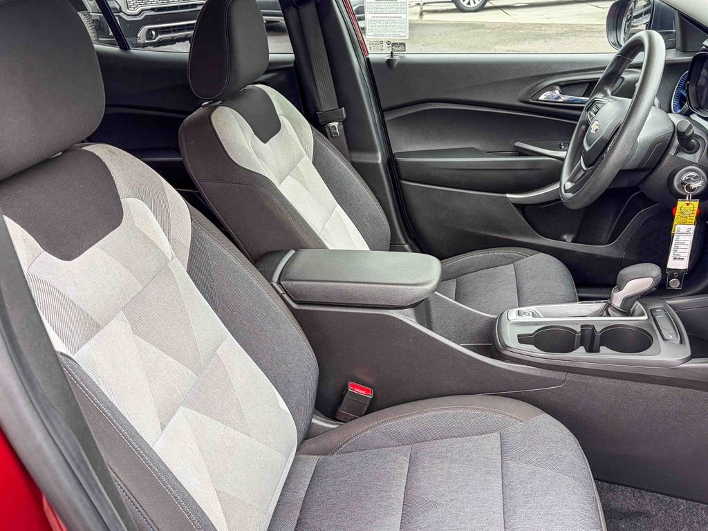 Used 2024 Chevrolet Trax LS image 36