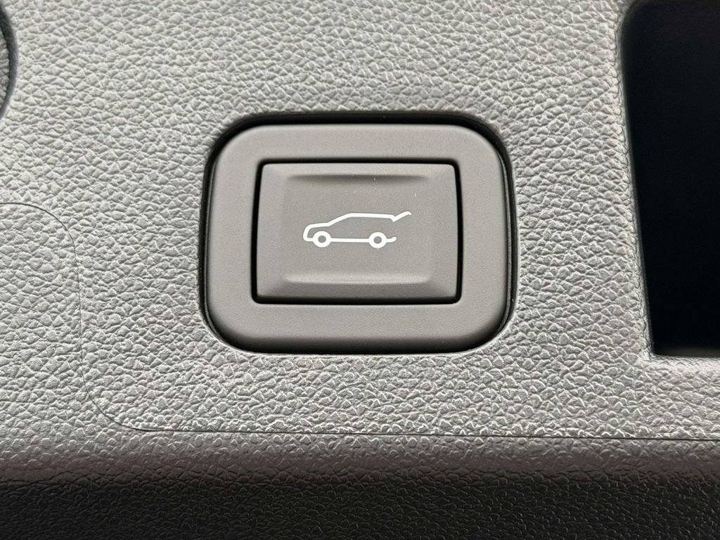 New 2027 Chevrolet Equinox RS w/ Convenience Package III AWD/4WD image 33