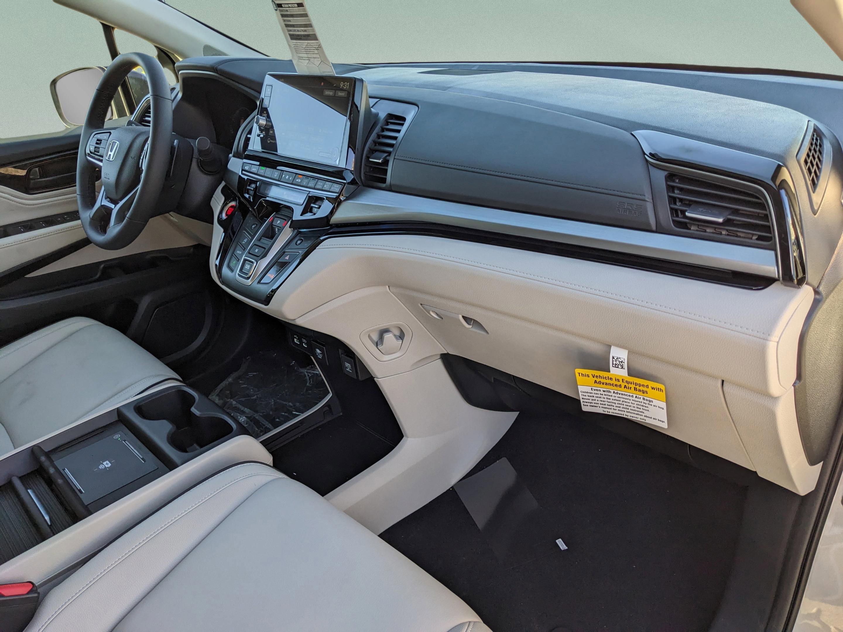 New 2026 Honda Odyssey Touring image 13