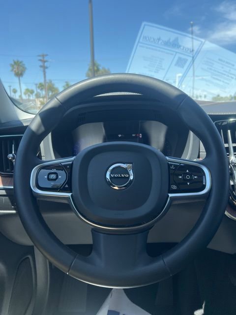 Used 2023 Volvo XC60 B5 Ultimate w/ Climate Package AWD/4WD image 12