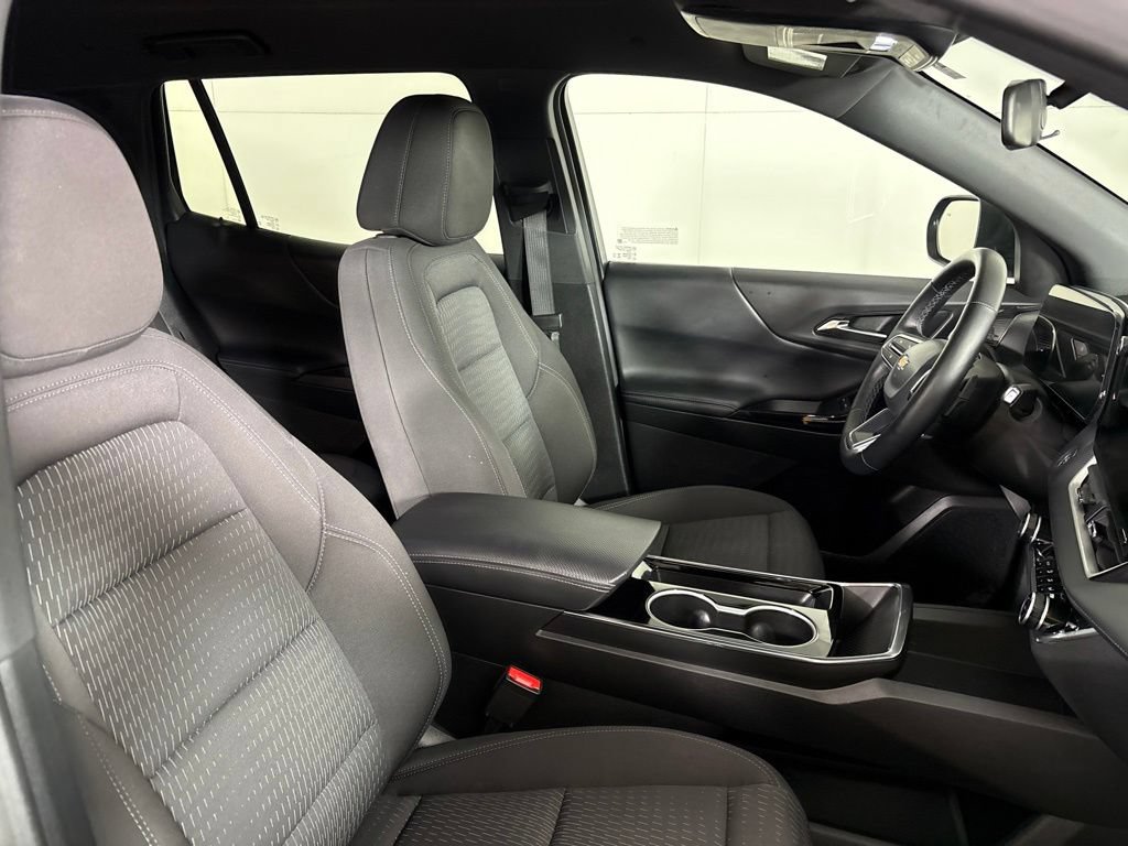 Used 2025 Chevrolet Equinox LT AWD/4WD image 17
