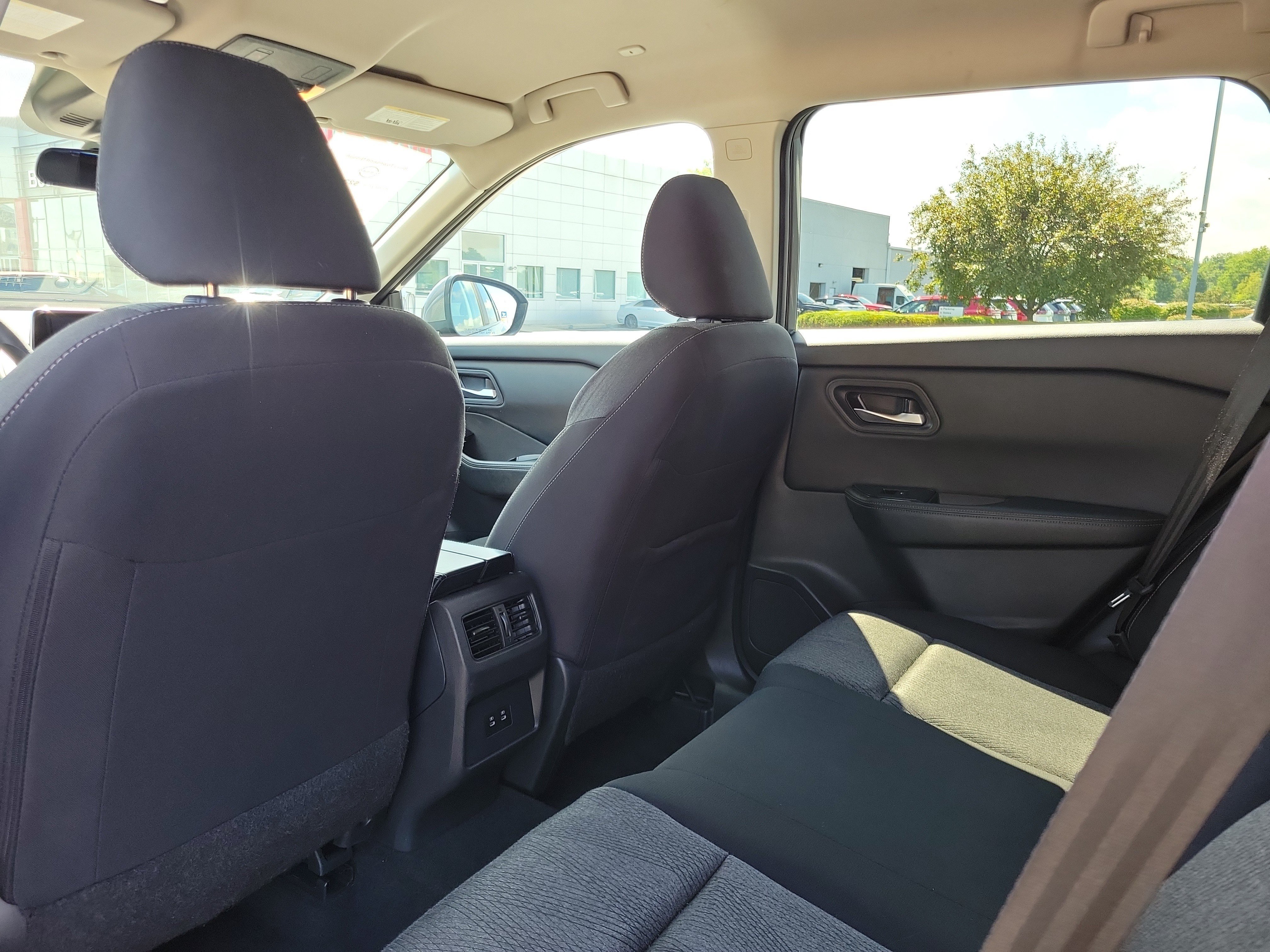 Certified 2024 Nissan Rogue SV FWD image 14