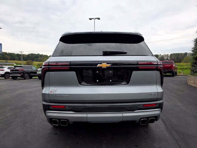 Used 2025 Chevrolet Traverse LT AWD/4WD image 3